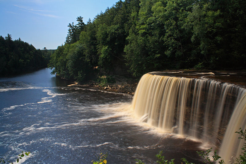 upper tahquamenon falls