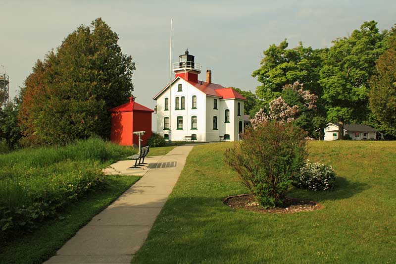 the grand traverse lighthouse