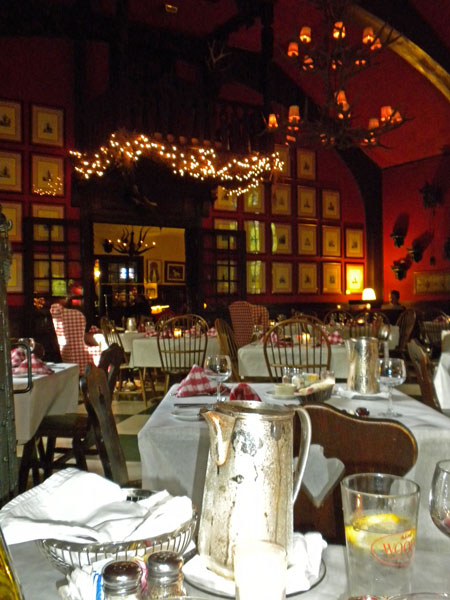 the main dinning room at the woods restaurant