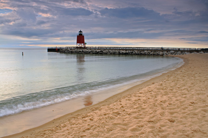 charlevoix michigan harbor lighthouse