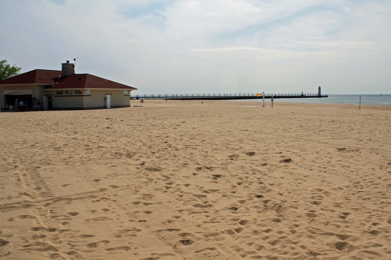 manistee 5th ave beach