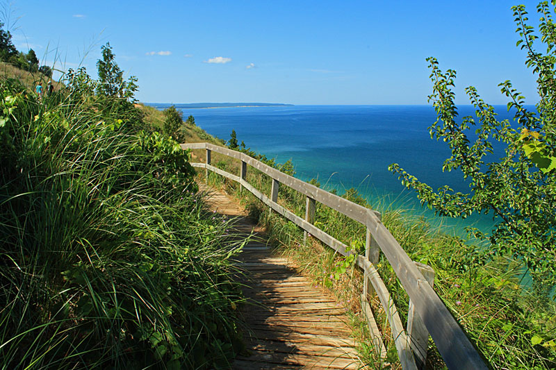 photo of the boardwalk heading out on to the empire bluff