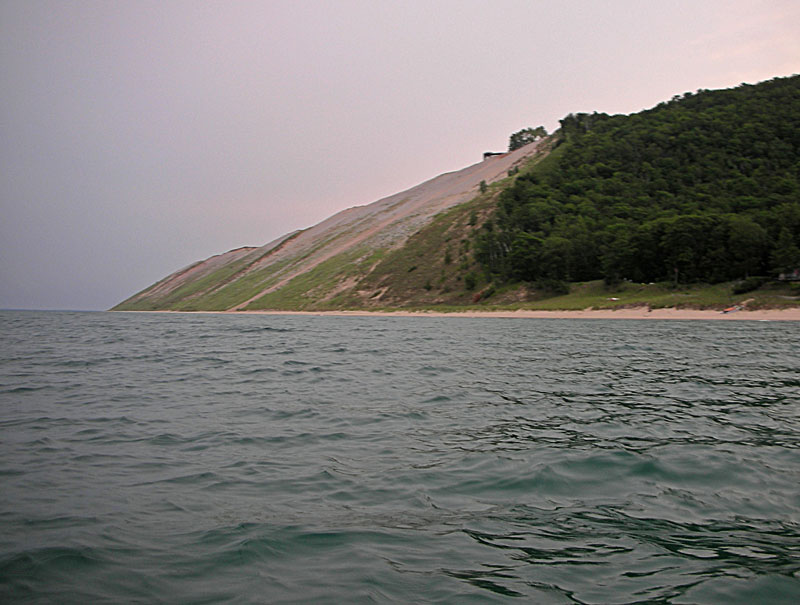 kayaking along sleeping bear bluffs