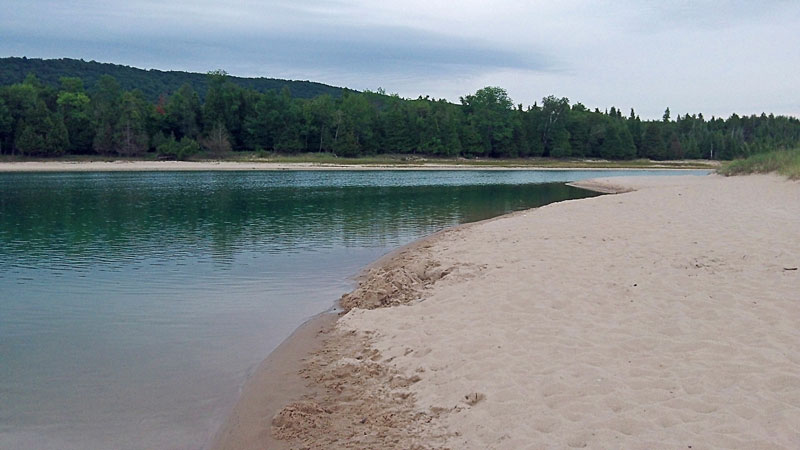 paddling the green water of north bar lake