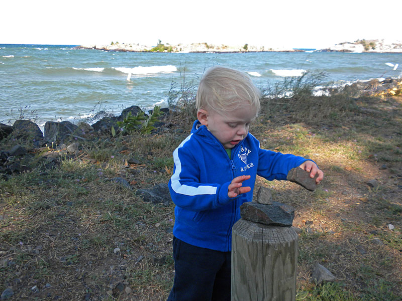 stacking rocks at picnic rocks park