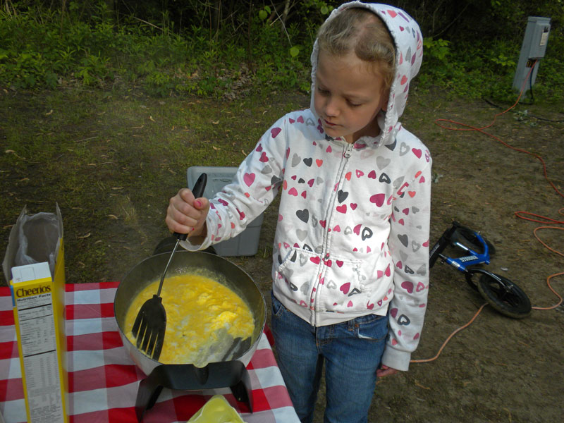 make breakfast at the campground