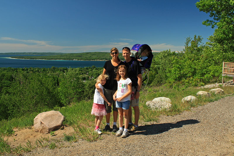 famliy picture at avalanche mountain