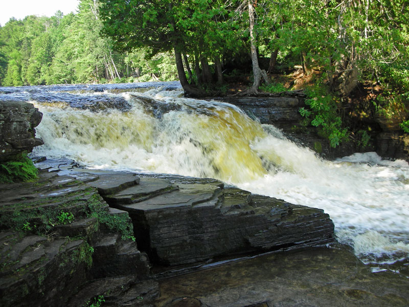 tahquamenon lower falls