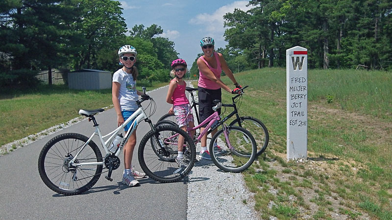 berry junction bike trail sign